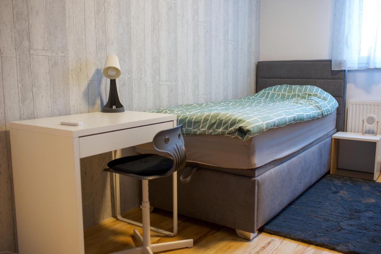 Apartman Plum - Self Check In, Free Parking Osijek Exteriör bild