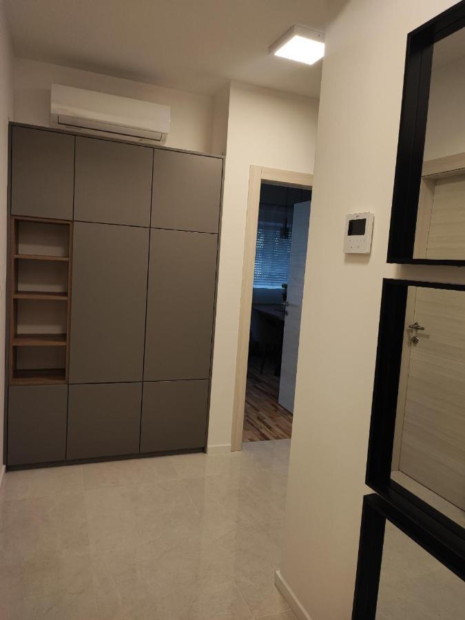 Apartman Plum - Self Check In, Free Parking Osijek Exteriör bild